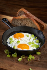 Fried eggs with bread