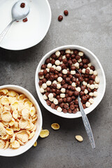 Cornflakes and chocolate balls.