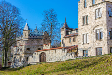 Fototapeta na wymiar facade of the fairytale castle Lichtenstein