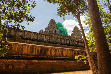 Obraz premium Travel through Cambodia at the temple complex.