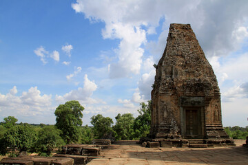 Fototapeta na wymiar Details of the East Mebon Temple, Cambodia