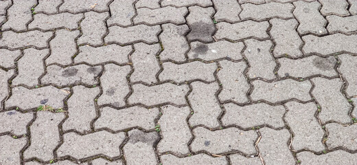 Concrete shoe with blocks of sandstone