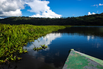 Fototapeta na wymiar Laguna El Oconal en Villa Rica Oxapampa - Oconal Lake