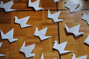 Origami, grues, pliage, répétitif