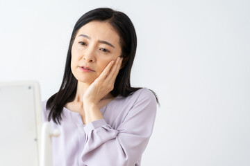 ミドル　女性　美容　ビューティー