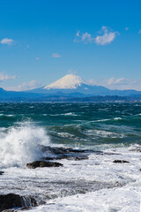 【神奈川県】江の島から望む相模湾と富士山（冬）