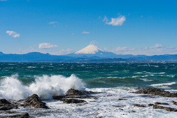 【神奈川県】江の島から望む相模湾と富士山（冬）