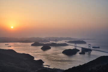 本州四国連絡橋　しまなみ海道の来島海峡大橋。亀老山展望公園から望む瀬戸内海の風景。
