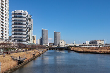 Obraz premium みなとみらい大橋から見た街並み（神奈川県横浜市西区）