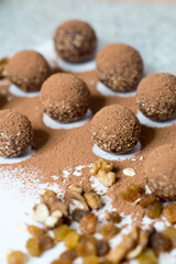 Правильное питание залог здоровья! А конфеты сделанные из натуральных продуктов будут радовать вас! На фотографии изображены конфеты сделанные руками, из сухофрутков,орехов, и какао ! 