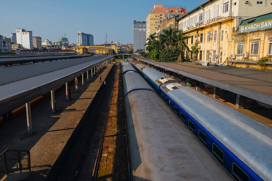 hanoi train station photo taken from a point of view