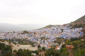 Fototapeta premium モロッコ旅行で青の街シャウエンを散策