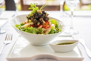 salad with shrimps