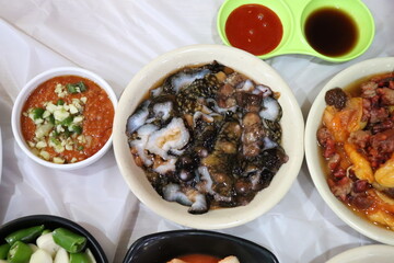 접시에 담긴 해삼