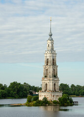 Fototapeta na wymiar bell tower of St. Nicholas cathedral in kalyazin