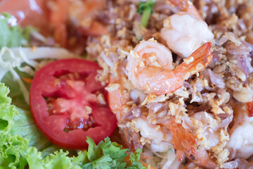 Fried shrimp with pepper and crispy garlic.