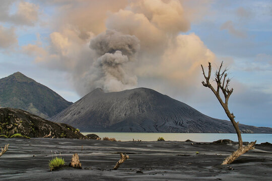 active volcano Tavurvur, Papua New Guinea, Ring of Fire