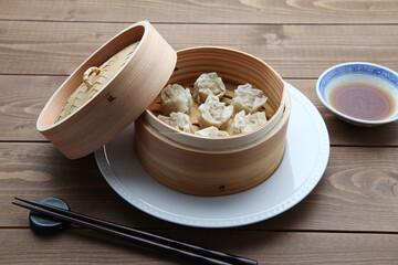 シュウマイ 焼売 せいろ 中華料理 木のテーブル