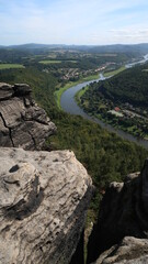 Sächsische Schweiz Wanderung im Wald und durch Felsenlandschaft