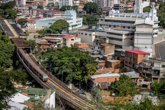 Traveling through Caracas, view of the urban area of ​​Caño amarillo from El Calvario Park