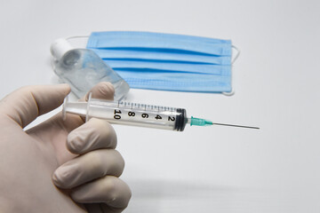 siringa fare una puntura vaccinare 