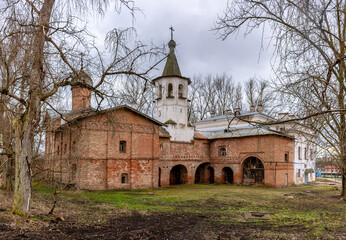 Church of the Archangel Michael and the Annunciation to the Auction.