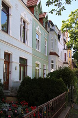 Fototapeta na wymiar Old townhouses in Bremen Schwachhausen, Germany / Altbremerhäuser in Bremen Schwachhausen, Deutschland