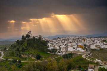 vista del municipio de Alozaina en la comarca del parque nacional sierra de las Nieves, Andalucía