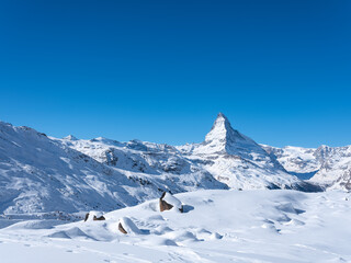 Fototapeta na wymiar Matterhorn im Wallis im Winter