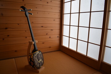 和室の三線