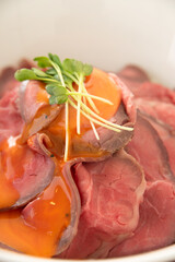 ローストビーフ丼