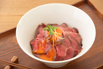 ローストビーフ丼