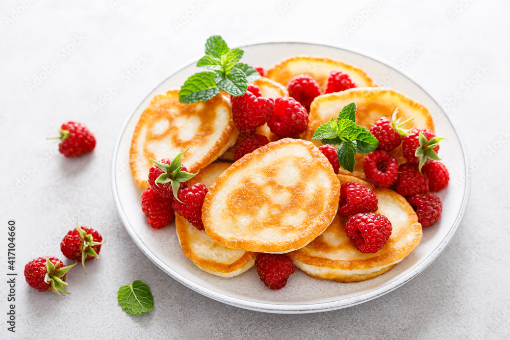 Sticker Pancakes with fresh raspberry and mint