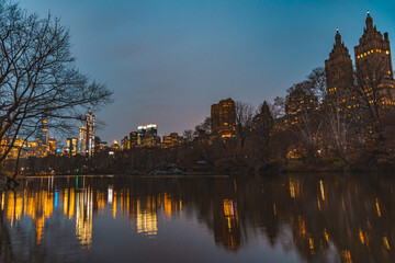 Fototapeta na wymiar Amazing New York City Skyline from Central Park Pond