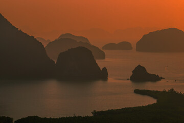 Nature blurred abstract background Of the colorful morning sun, a large lake, can see the scenery...