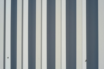 Corrugated sheet metal wall
