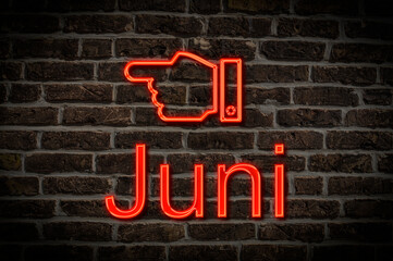 Leuchtreklame Juni