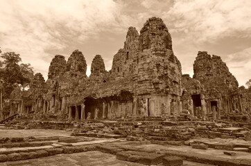 TEMPLE LE BAYON ANGKOR THOM 12 éme SIÈCLE