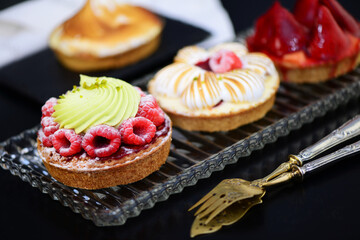 Himbeer-Tartelettes mit Pistaziencreme