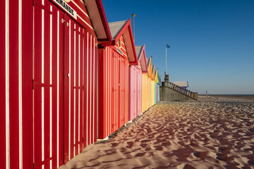 Colorful beach huts on the French Opal Coast - obrazy, fototapety, plakaty