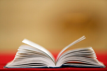 Open bible on altar.  22.03.2018