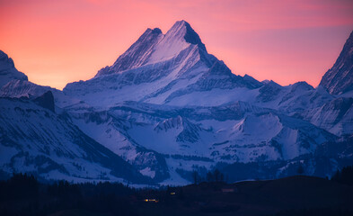 Fototapeta na wymiar Morgenrot über dem Emmental mit Fernsicht auf`s Schreckhorn