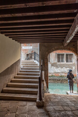 girl posing in venice