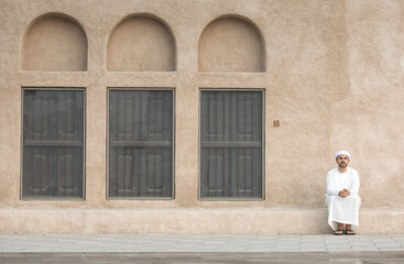 arab man in traditional clothing in old Dubai