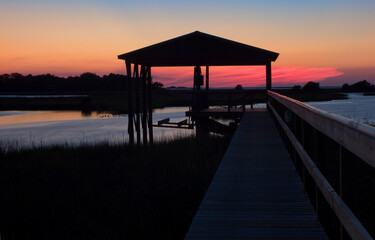 Obraz premium Boathouse Sunset