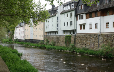 Fototapeta na wymiar Dill und Stadtmauer in Dillenburg