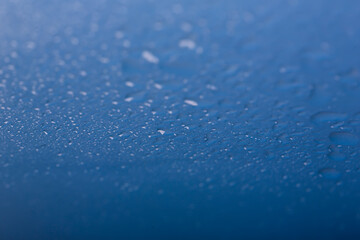 Obraz premium abstract blurred blue background with water drops