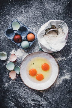 eggs and flour picture, cake ingreadients