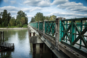 Fototapeta premium Fort Langley bridge over the river