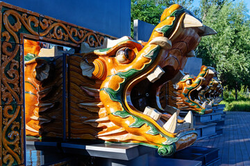 dragon sculpture